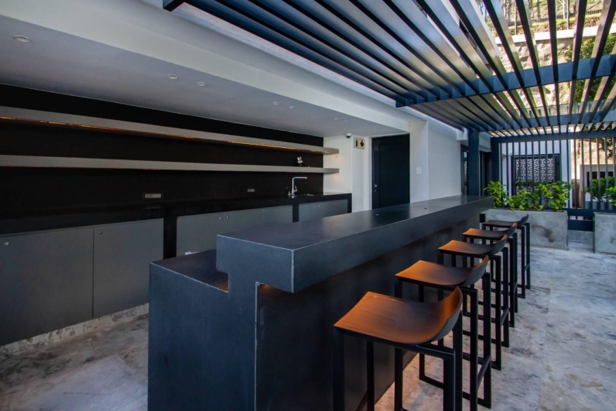 2 Bedroom Property for Sale in Sea Point Western Cape